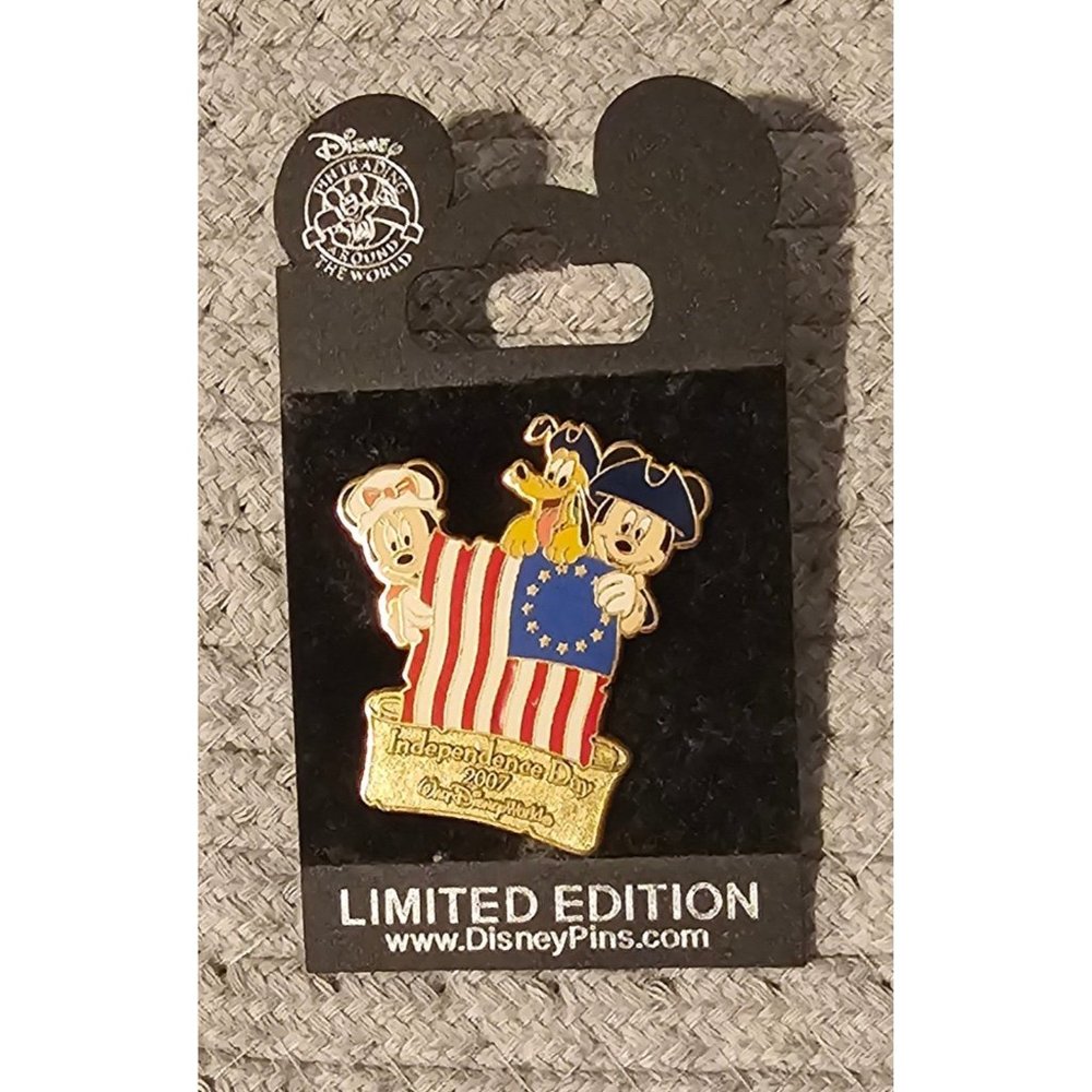 Disney World Independence Day‎ 2003 Limited Edition Patriotic Pin